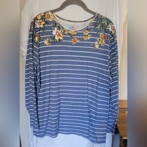 Croft & Barrow blue stripes, flower Top 2X (309)